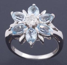 SORTIJA EN ORO CON TOPACIOS Y DIAMANTE