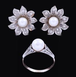 CONJUNTO DE PENDIENTES Y SORTIJA EN ORO BICOLOR DE 18 KT