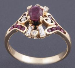 SORTIJA EN ORO DE 18 KT CON RUBIES Y DIAMANTES