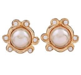 PENDIENTES DE METAL Y PERLAS DE IMITACIÓN