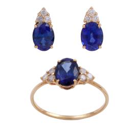 CONJUNTO DE SORTIJA Y PENDIENTES EN ORO DE 18KT, ZAFIROS Y DIAMANTES