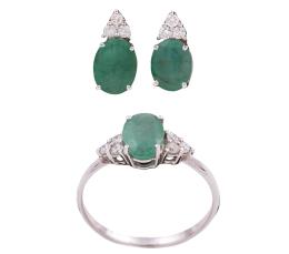 CONJUNTO DE SORTIJA Y PENDIENTES EN ORO 18KT, ESMERALDAS Y DIAMANTES