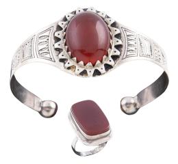 SORTIJA Y PULSERA EN PLATA DE LEY CON CORNALINAS