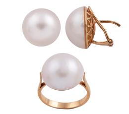 CONJUNTO DE PENDIENTES Y SORTIJA EN ORO 18KT Y PERLAS MABE