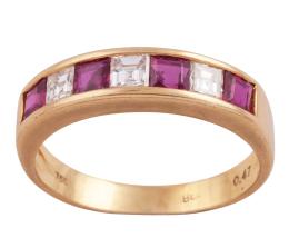 SORTIJA EN ORO 18KT, RUBÍES Y DIAMANTES