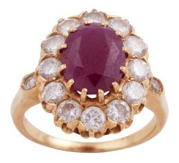 SORTIJA EN ORO 18KT, RUBÍ Y DIAMANTES