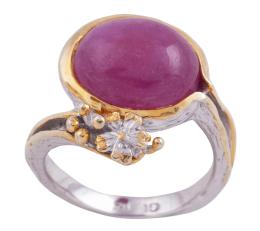 SORTIJA EN PLATA 925 CON CHAPADO EN ORO Y RUBÍ. JOYERÍA DE AUTOR, PIEZA ÚNICA