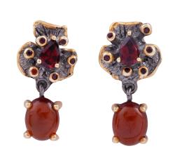 PENDIENTES EN PLATA 925 CON CHAPADO EN ORO Y GRANATES. JOYERÍA DE AUTOR, PIEZA ÚNICA