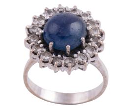 SORTIJA EN ORO 18KT, ZAFIRO Y DIAMANTES