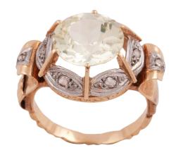 SORTIJA EN ORO BICOLOR 18KT, ESPINELA SINTÉTICA Y DIAMANTES