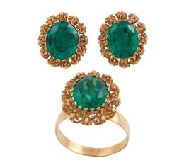 CONJUNTO DE PENDIENTES Y SORTIJA EN ORO 18KT Y PIEDRAS VERDES