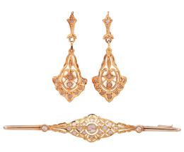 CONJUNTO DE BROCHE Y PENDIENTES EN ORO 18KT Y ZAFIROS BLANCOS