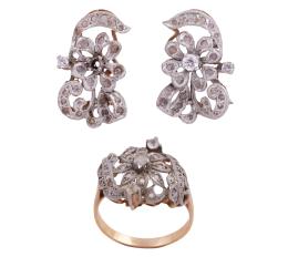 CONJUNTO DE SORTIJA Y PENDIENTES EN ORO 18KT, PLATA 925 Y PIEDRAS BLANCAS