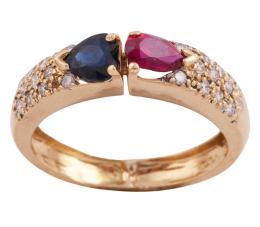 SORTIJA EN ORO 18KT, RUBÍ, ZAFIRO Y DIAMANTES