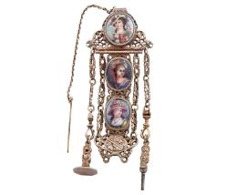 CHATELAINE EN PLATA CHAPADA EN ORO PARA RELOJES DE BOLSILLO. INGLATERRA, S XVIII