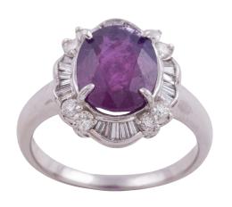 SORTIJA EN PLATINO, RUBÍ Y DIAMANTES
