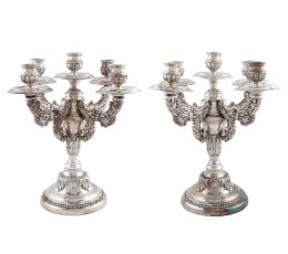 PAREJA DE CANDELABROS EN PLATA DE LEY, ESTILO REGENCIA (S. XVIII)