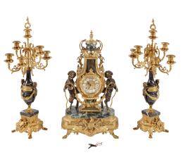GUARNICIÓN RELOJ DE SOBREMESA Y DOS CANDELABROS, ALEMANIA AÑOS 60