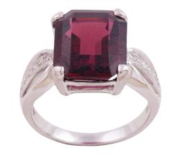 SORTIJA EN ORO 18KT, RODOLITA Y DIAMANTES