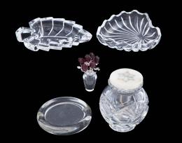 LOTE DE CINCO PIEZAS EN CRISTAL TALLADO