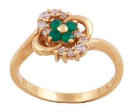 SORTIJA EN ORO 18KT, PIEDRAS VERDES Y CIRCONITAS