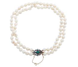 COLLAR DE PERLAS CULTIVADAS, ORO 14KT, PLATA 925, ZAFIROS INCOLOROS Y PIEDRA VERDE