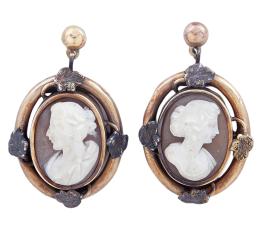 PENDIENTES ANTIGUOS EN ORO BAJO CON CAMAFEOS