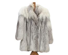 ABRIGO EN PIEL DE ZORRO BLANCO