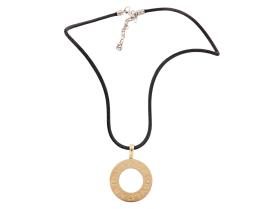 COLGANTE EN METAL CON CORDÓN NEGRO