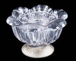 CENTRO DE MESA EN CRISTAL DE ROCA TALLADO Y BASE EN PLATA