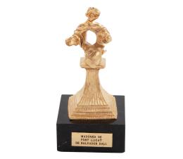 ESCULTURA FIRMADA POR SALVADOR DALÍ "MADONA DE PORT LLIGAT" EN PLATA BAÑADA EN ORO 24KT. EJEMPLAR 76/300