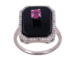 SORTIJA EN ORO 9KT, RUBÍ, BRILLANTES Y ÓNIX