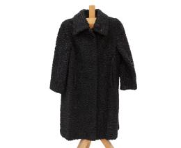 ABRIGO EN PIEL DE ASTRACÁN RUSO EN COLOR NEGRO