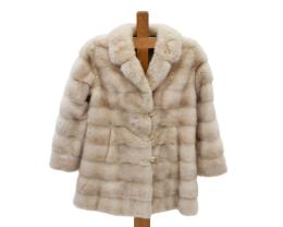 CHAQUETÓN EN LOMOS DE VISÓN CLARO