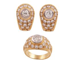 CONJUNTO DE PENDIENTES Y SORTIJA EN ORO MACIZO DE 18 KT Y DIAMANTES