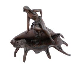 ESCRIBANÍA EN BRONCE REPRESENTANDO UNA NINFA