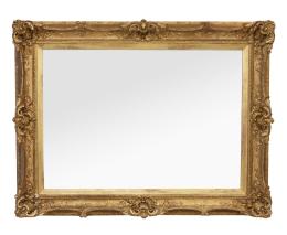 ESPEJO DE PARED EN MADERA TALLADA Y DORADA, ESTILO ISABELINO FFSS. S. XIX.