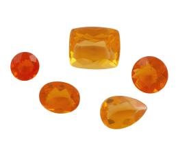 OPALOS DE FUEGO, CINCO PIEZAS DE DIFERENTES TALLAS Y TAMAÑOS CON PESO TOTAL DE 7.50 CT