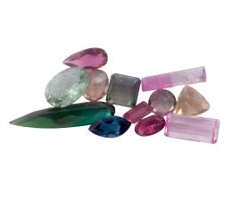 TURMALINAS, DOCE PIEZAS EN DIFERENTES TALLAS Y TAMAÑOS CON PESO TOTAL DE 9.70 CT