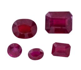 RUBIES, (TRATADOS) , CINCO PIEZAS EN DIFERENTES TALLAS Y TAMAÑOS CON PESO TOTAL DE 19.54 CT