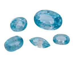 ZIRCONES AZULES EN DIFERENTES TALLAS Y TAMAÑOS CON PESO TOTAL DE 8 CT