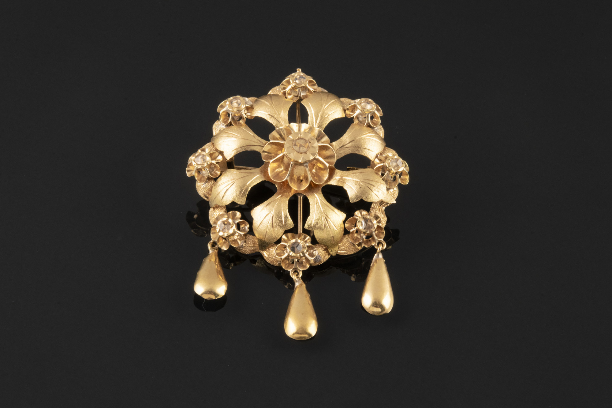 Broche