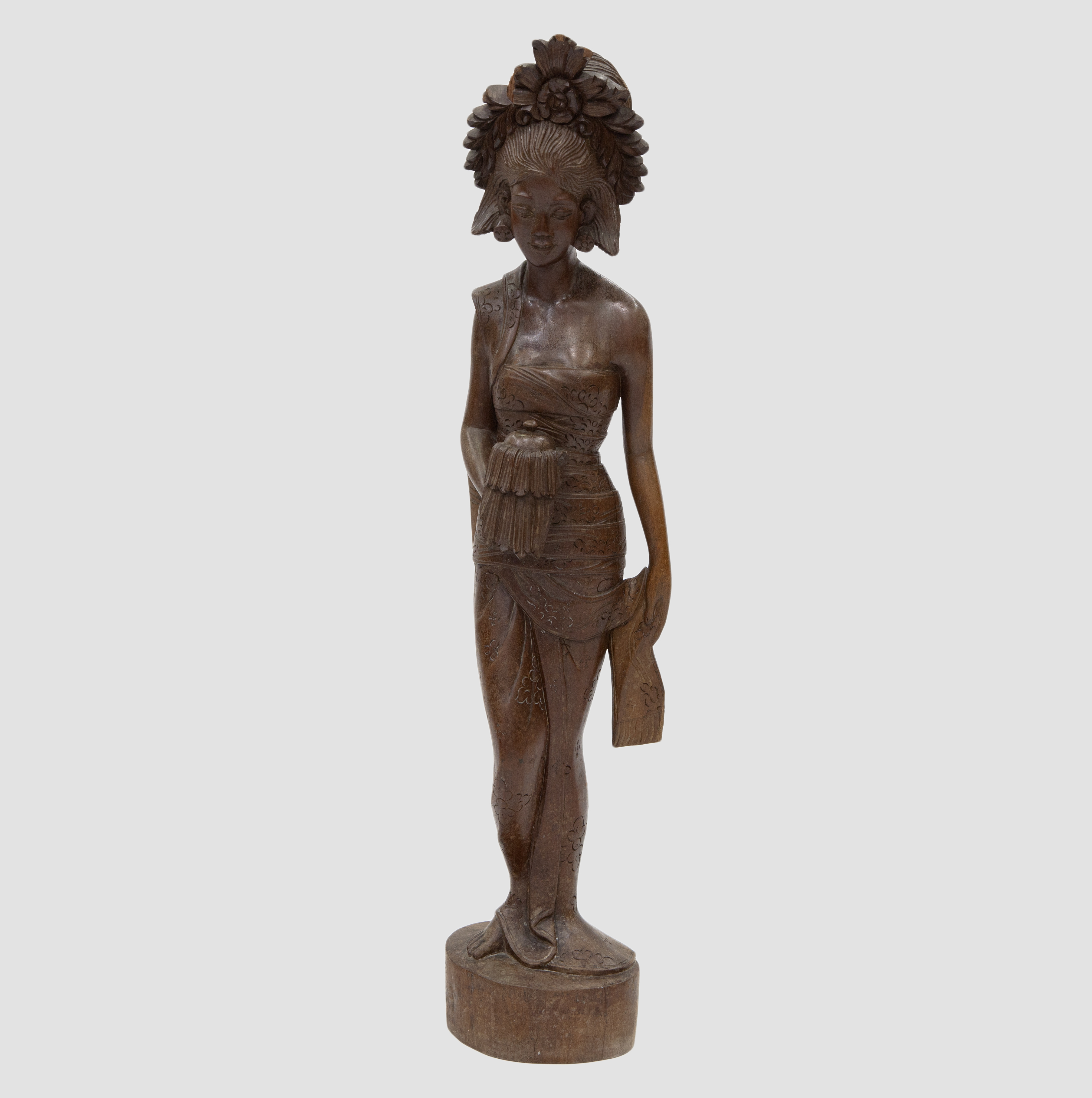 DAMA CON OFRENDA, MADERA TALLADA, BALI, S.XX