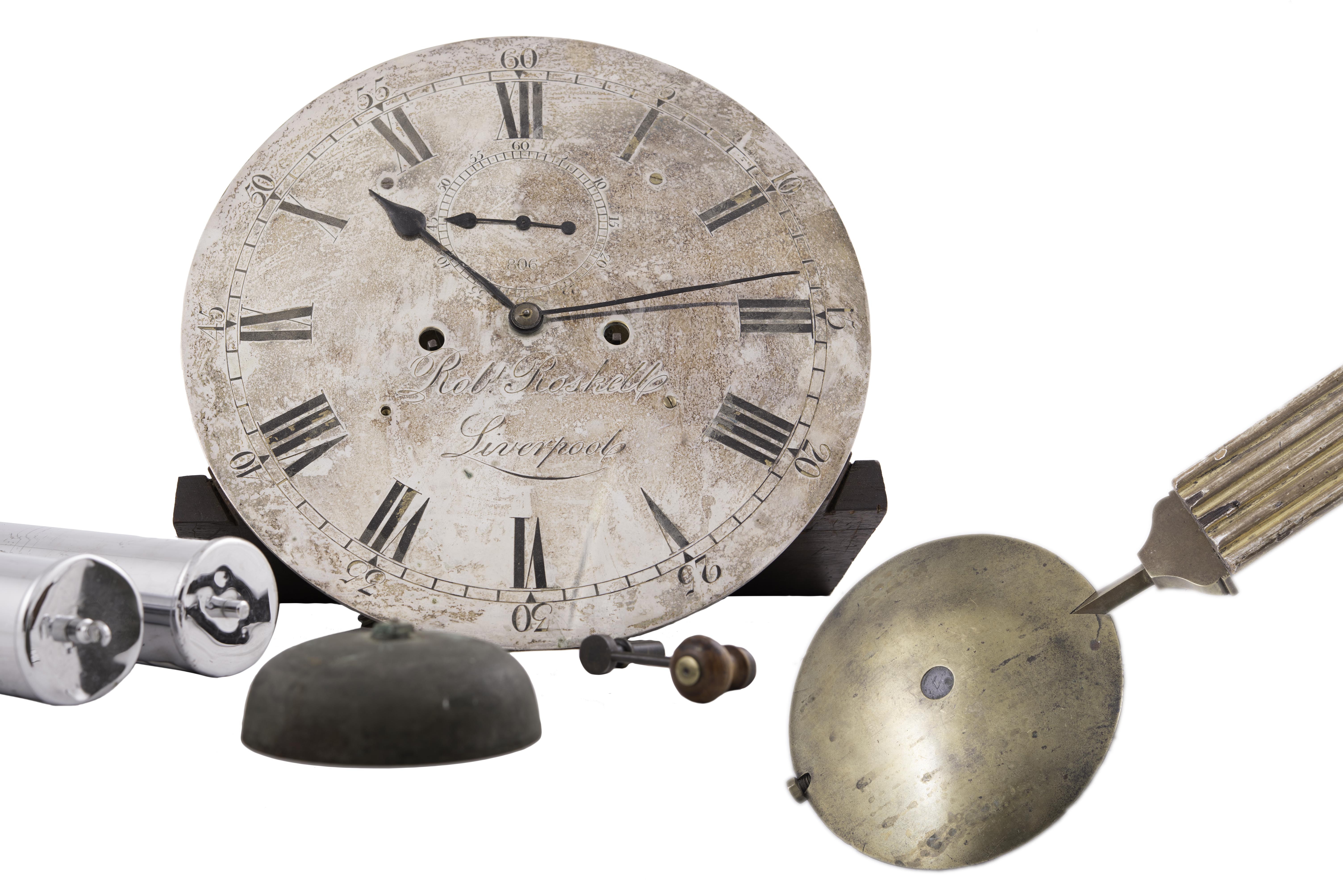 MAQUINARIA DE RELOJ DE CAJA ALTA CON ESFERA FIRMADA ROBERT 