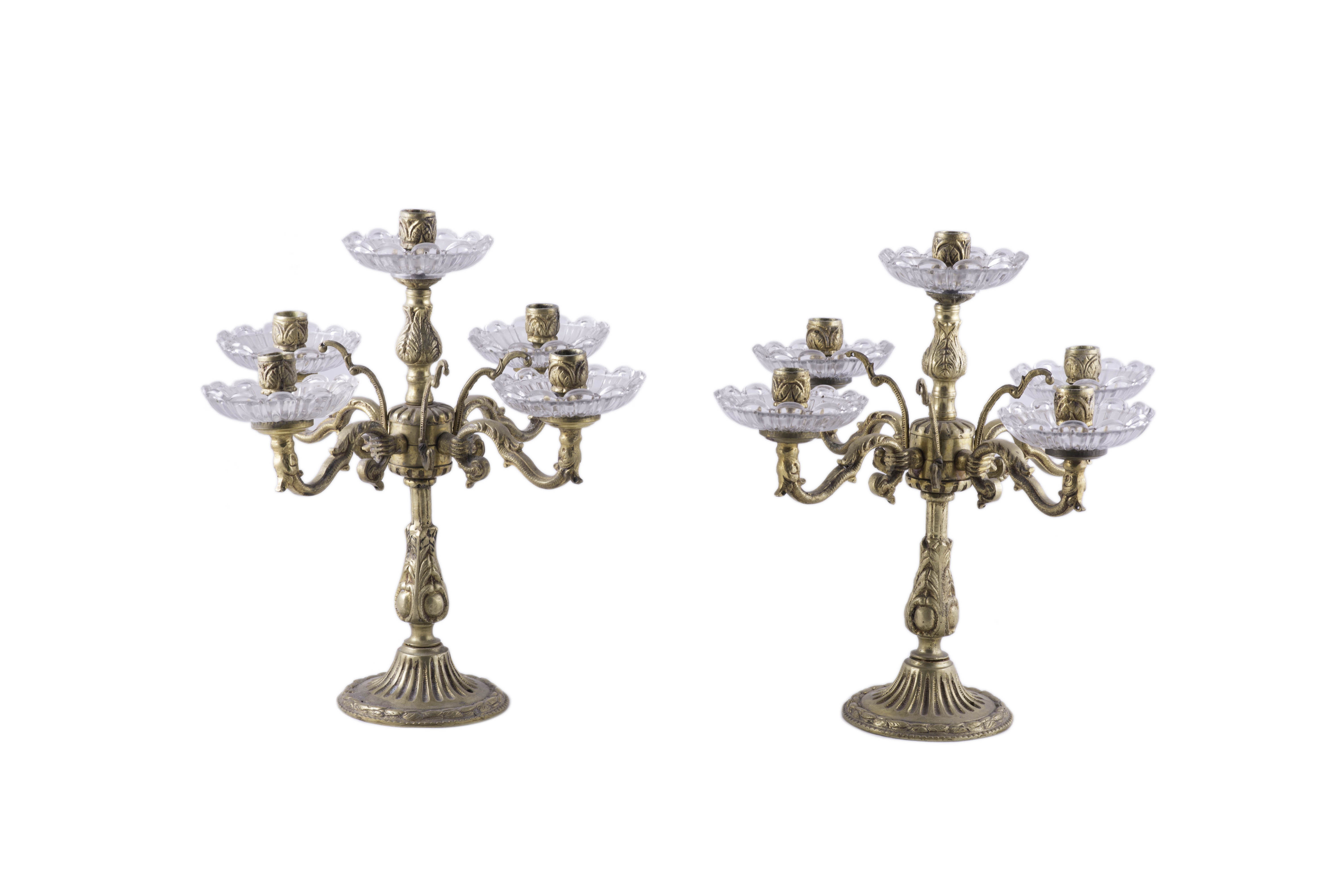 PAREJA DE CANDELABROS DE CUATRO BRAZOS Y CINCO LUCES EN BRO