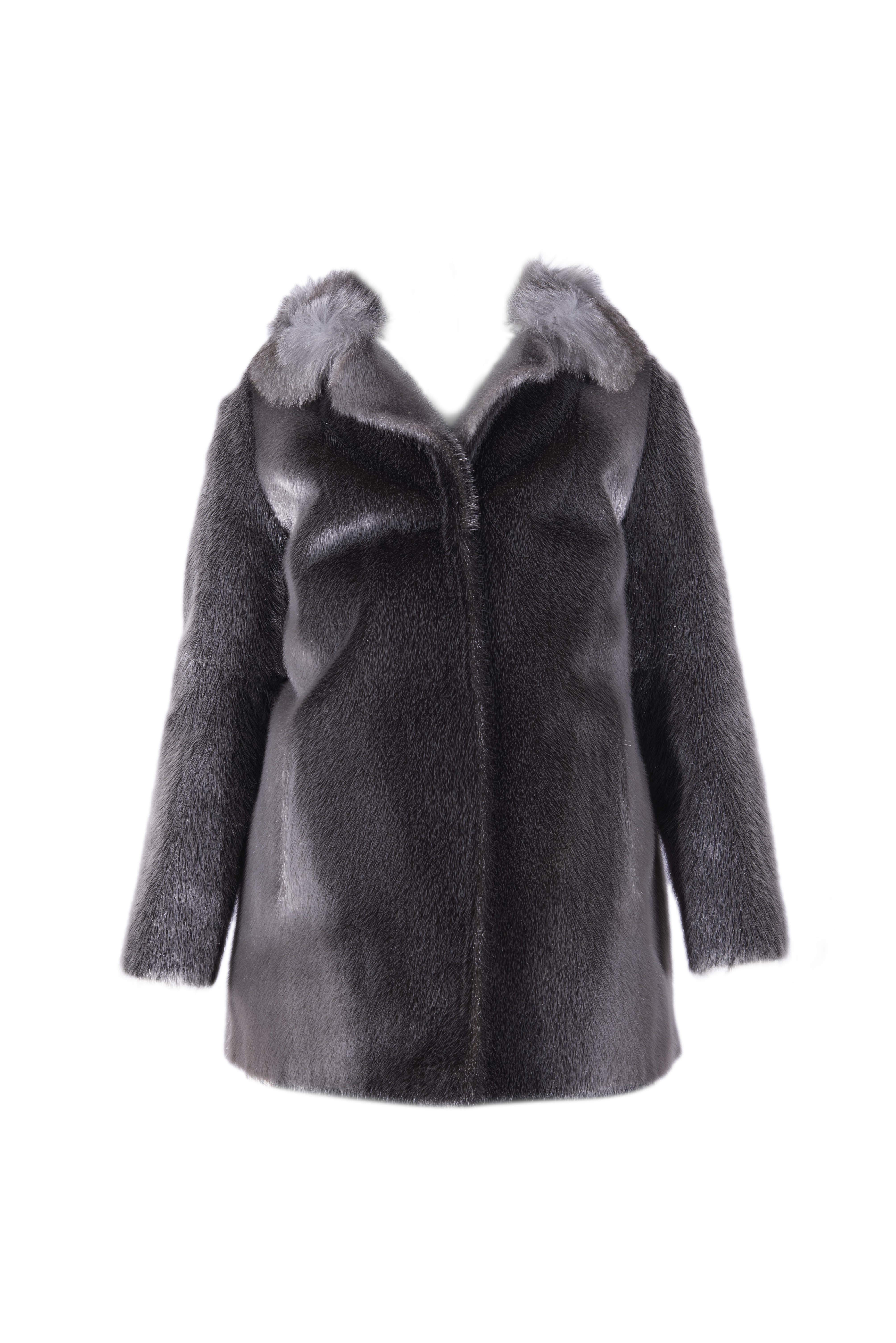 CHAQUETÓN DE PIEL DE FOCA CON CUELLO DE ZORRO GRIS 