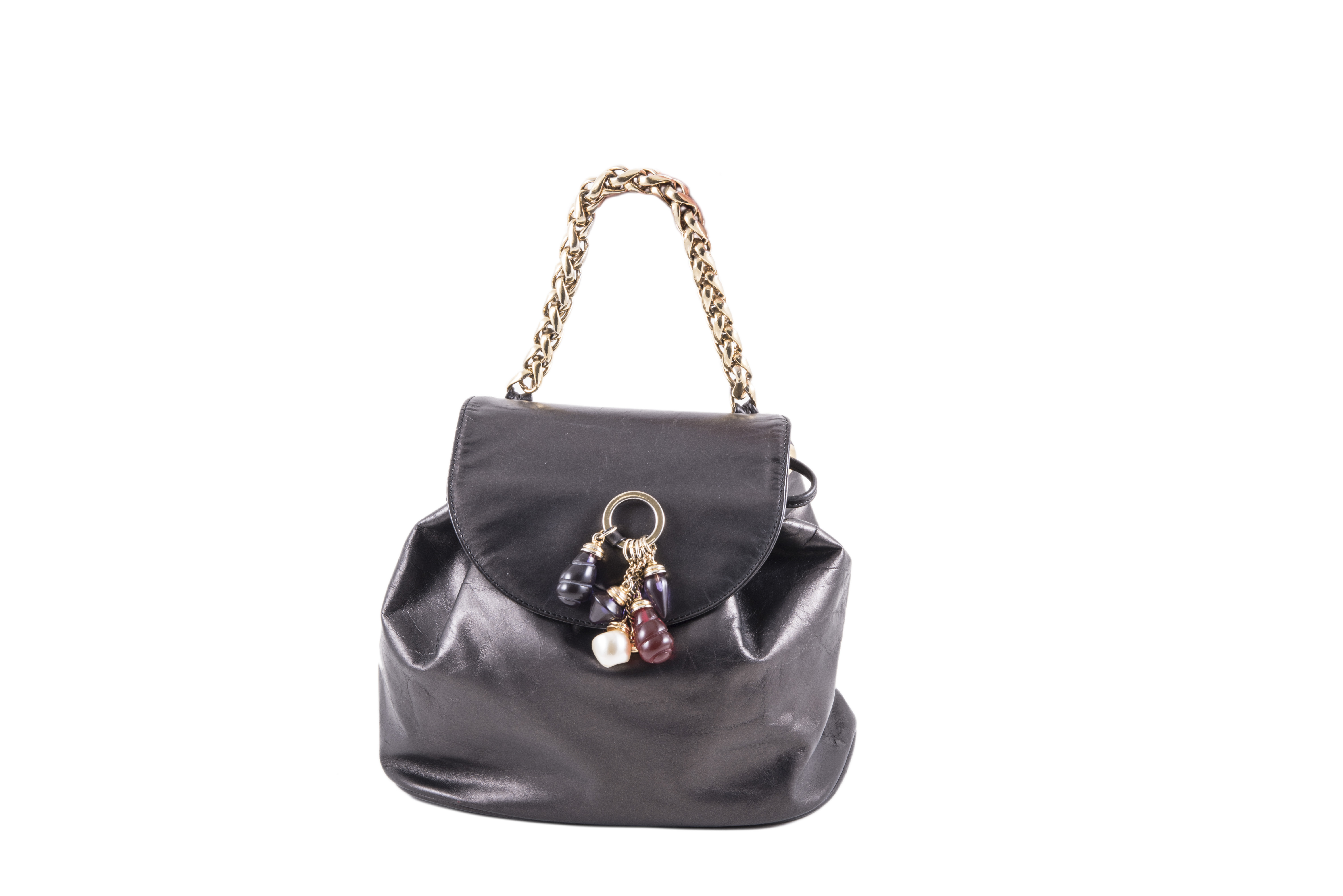 BOLSO DE PIEL  EN FORMA DE SACO CON ASA DE CADENA DORADA Y 