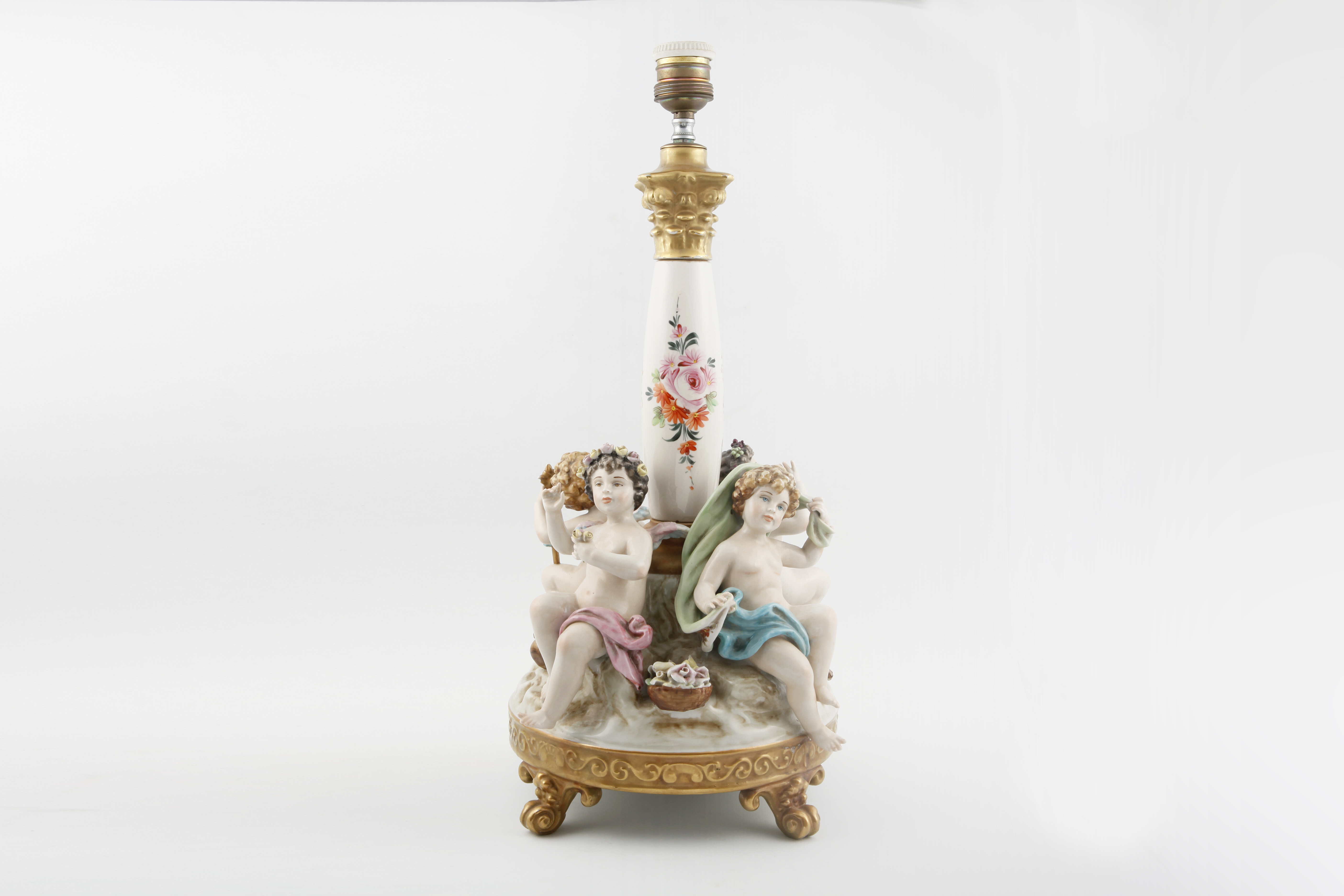 LÁMPARA DE MESA DE PORCELANA INGLESA SIGLO XX