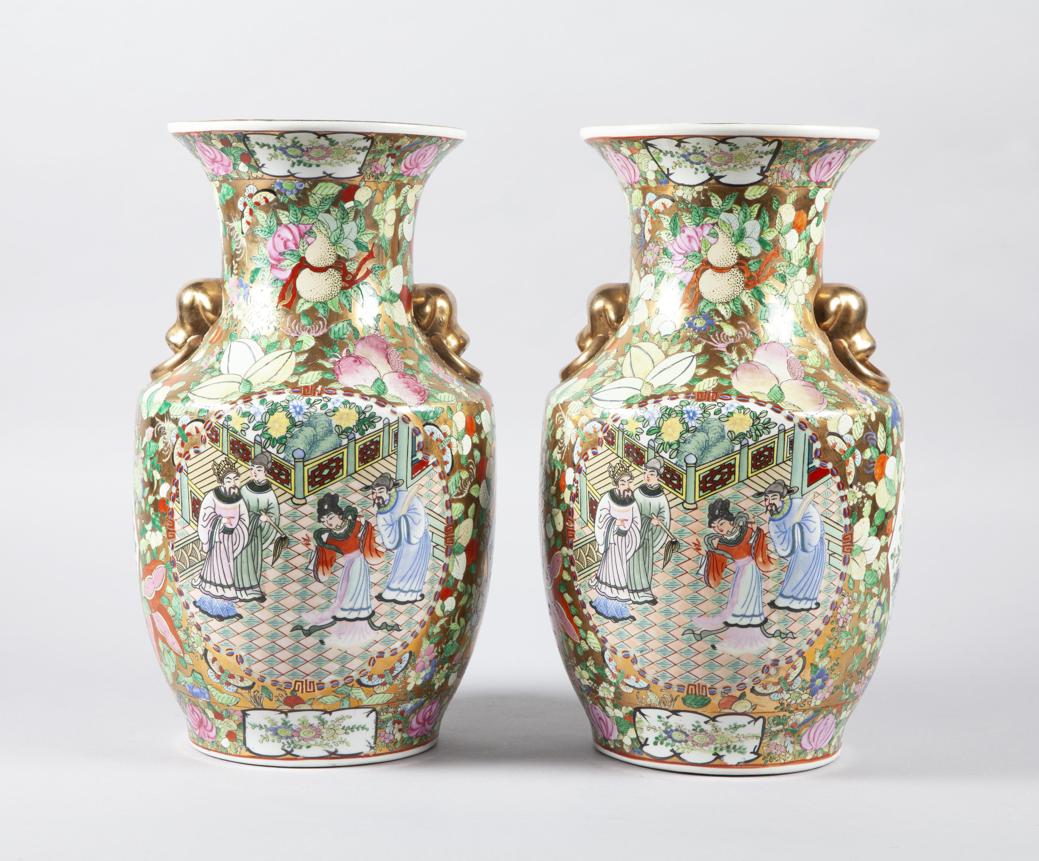 PAREJA DE JARRONES PORCELANA ESAMALTADA FAMILIA VERDE Y DOR