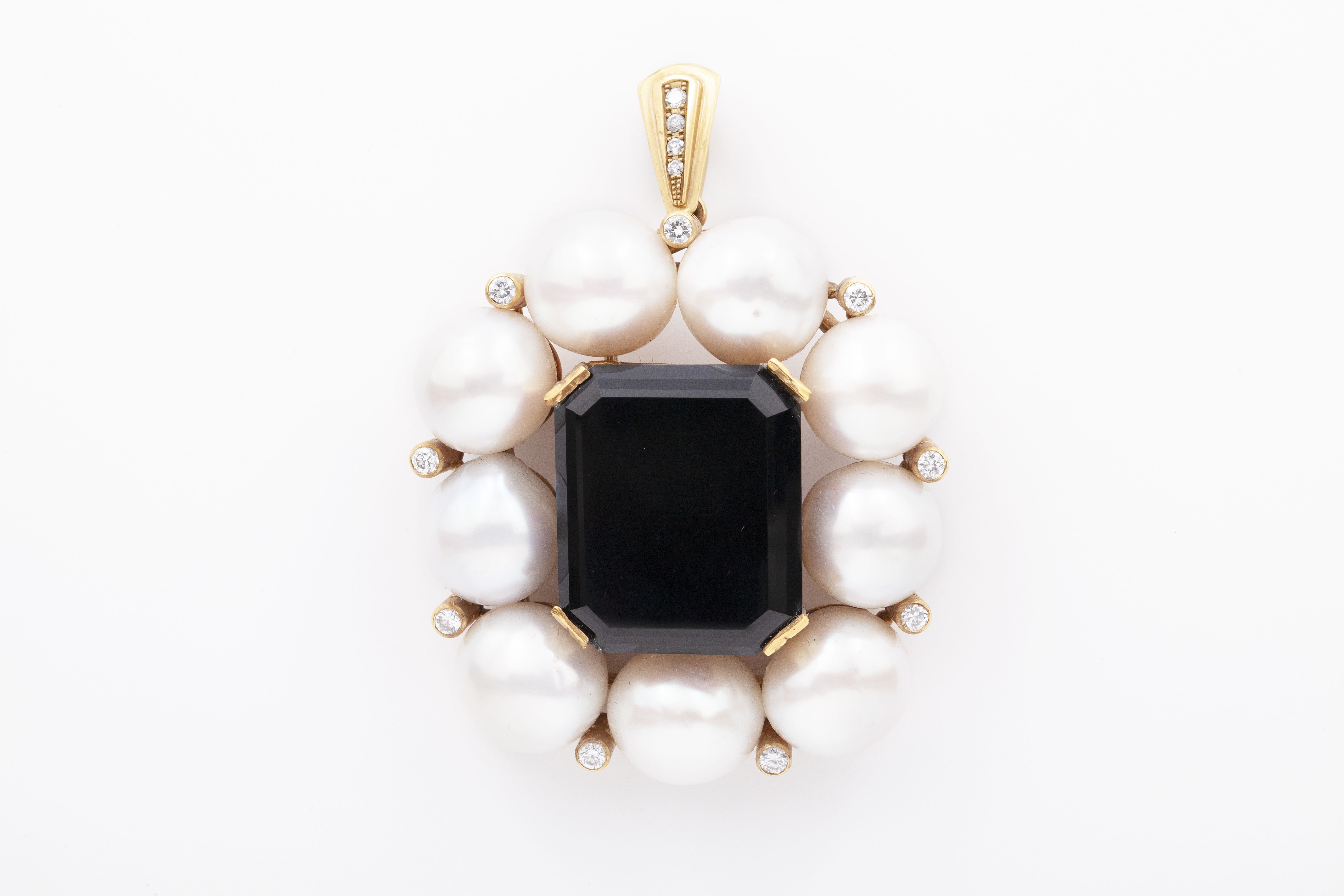 Broche